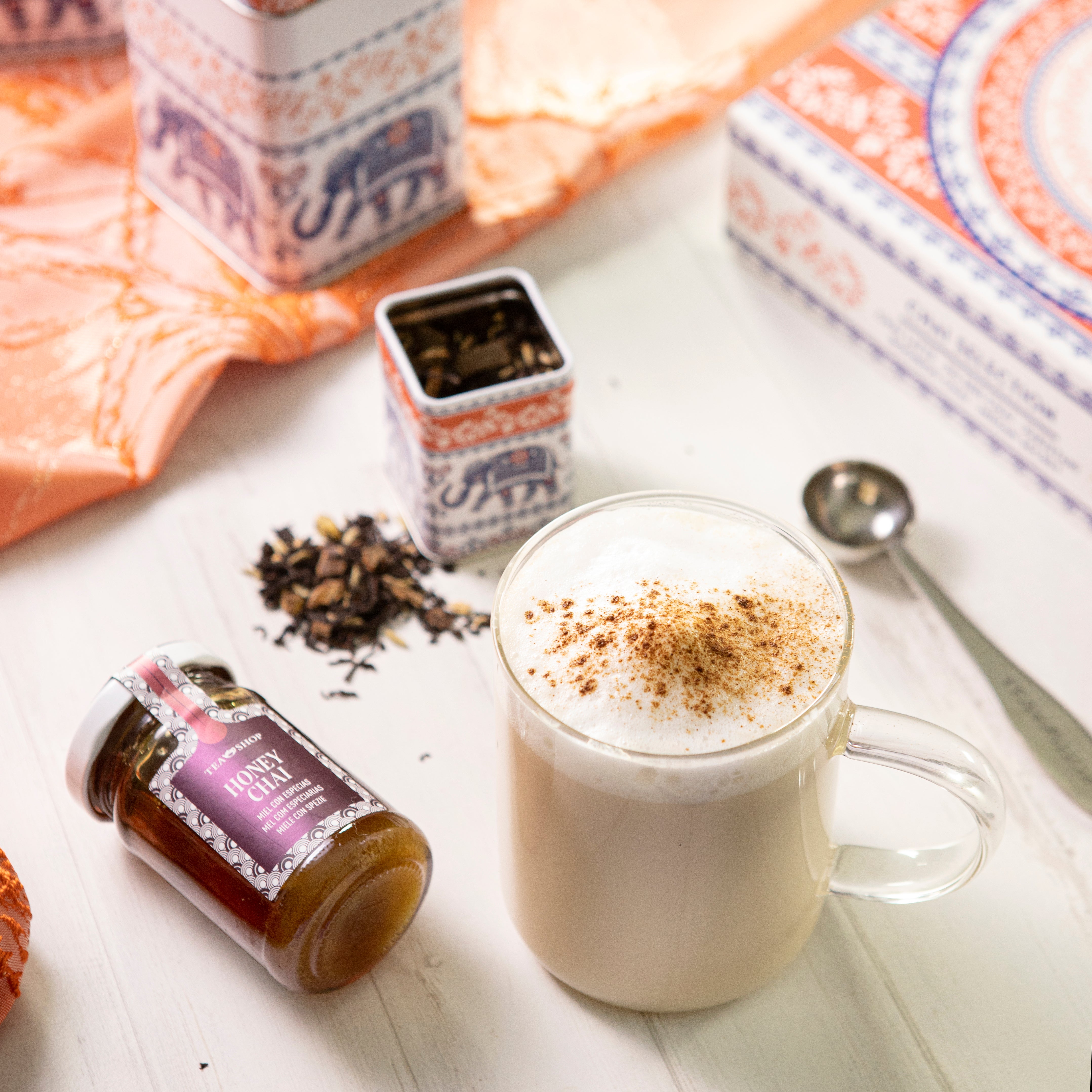 Desayuna té con leche, tu sustituto al café