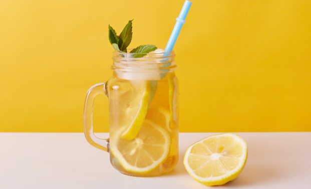 Cómo hacer limonada: refrescante, deliciosa y beneficiosa